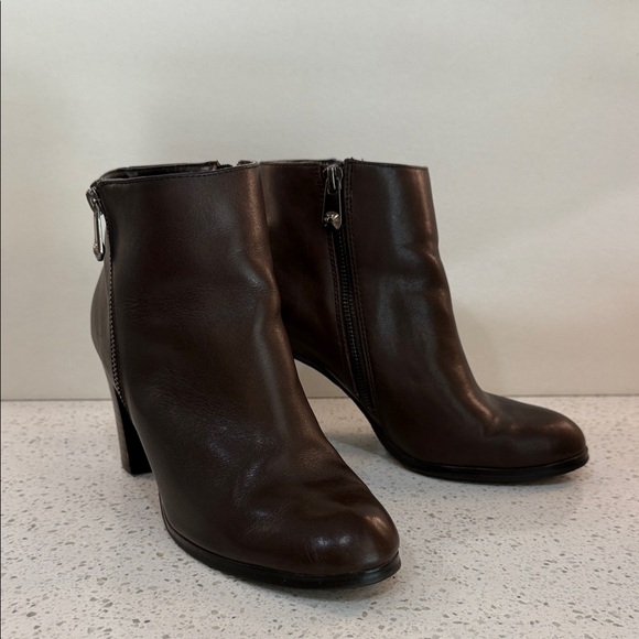 Tahari Brown Leather Ankle Boots - Picture 1 of 8